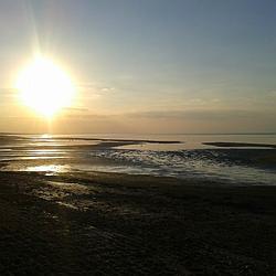 AM WASSER GEBAUT